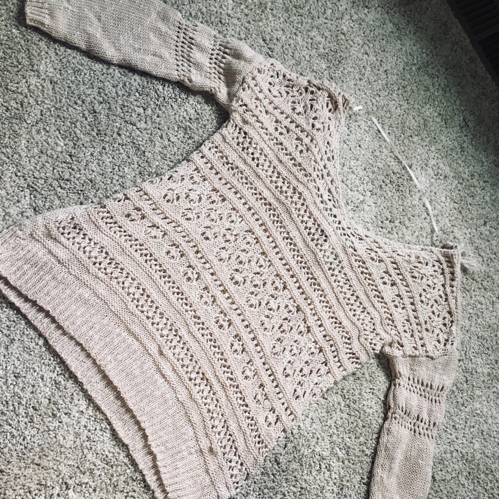 Light Pink Sweater!! ✨ - Picture 1 of 3